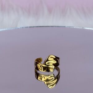 Elegant Gold-Tone Ring